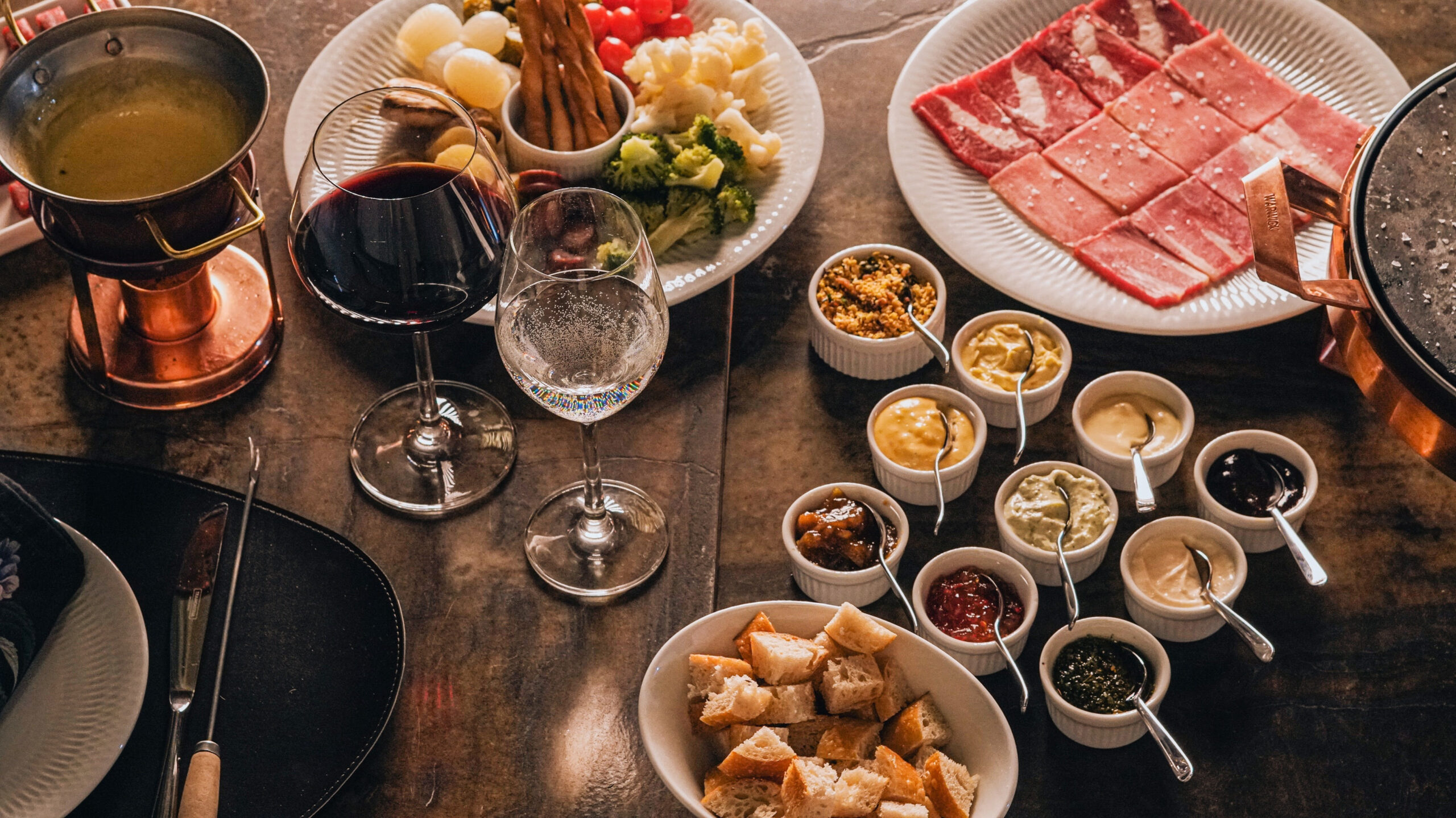 Casa Lugano oferece experiências exclusivas de fondue no Espaço 1976 em Goiânia – Sabor e sofisticação em um só lugar!