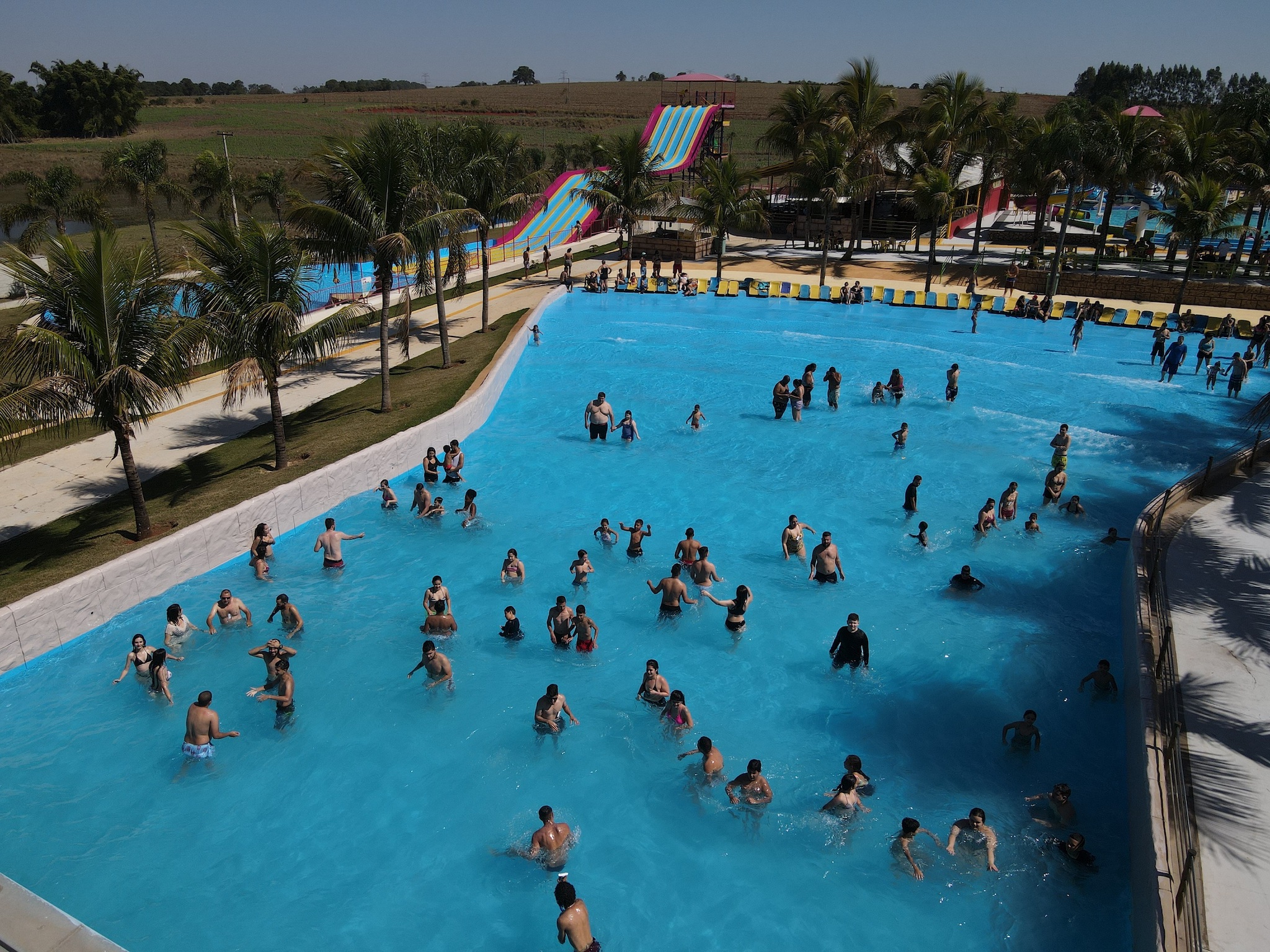 Reinauguração do Castelo Park Hotel e nova temporada do Castelo Park Aquático em Cesário Lange começa em 30 de agosto