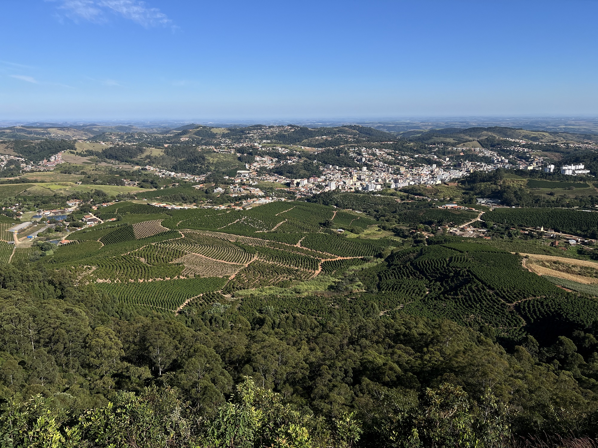 Experiências autênticas: descubra mirantes e trilhas deslumbrantes em Serra Negra, SP