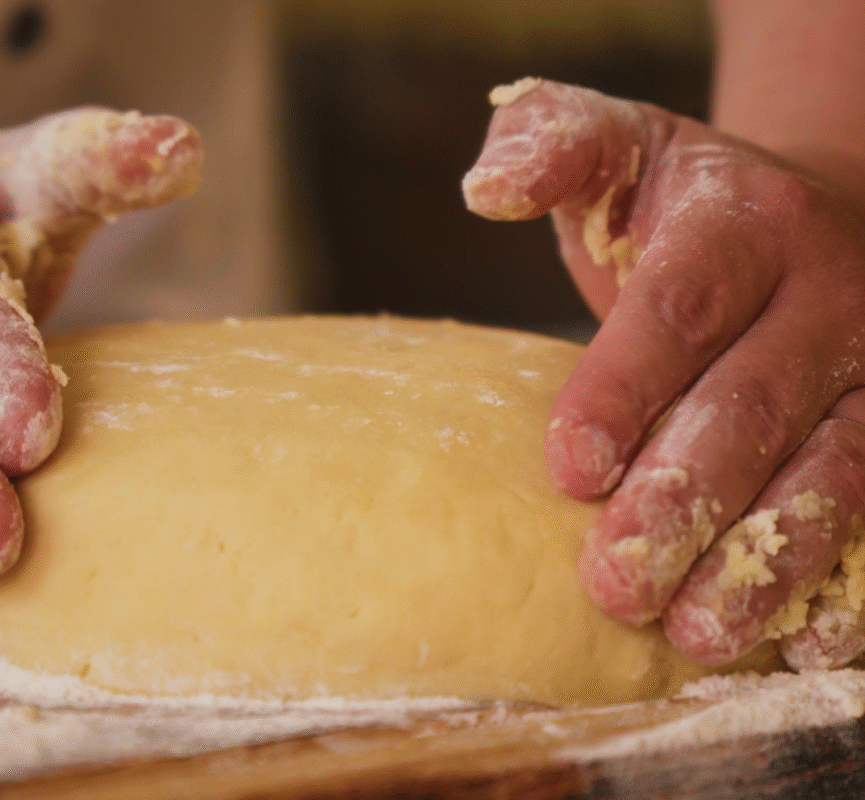 Hotel Monte Real em Águas de Lindóia destaca-se pela produção artesanal de pães e massas frescas para hóspedes