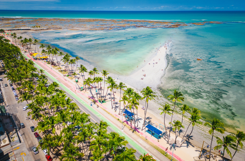 Maceió ganha mais voos e opções de hospedagem para a alta temporada de verão 2025/2026
