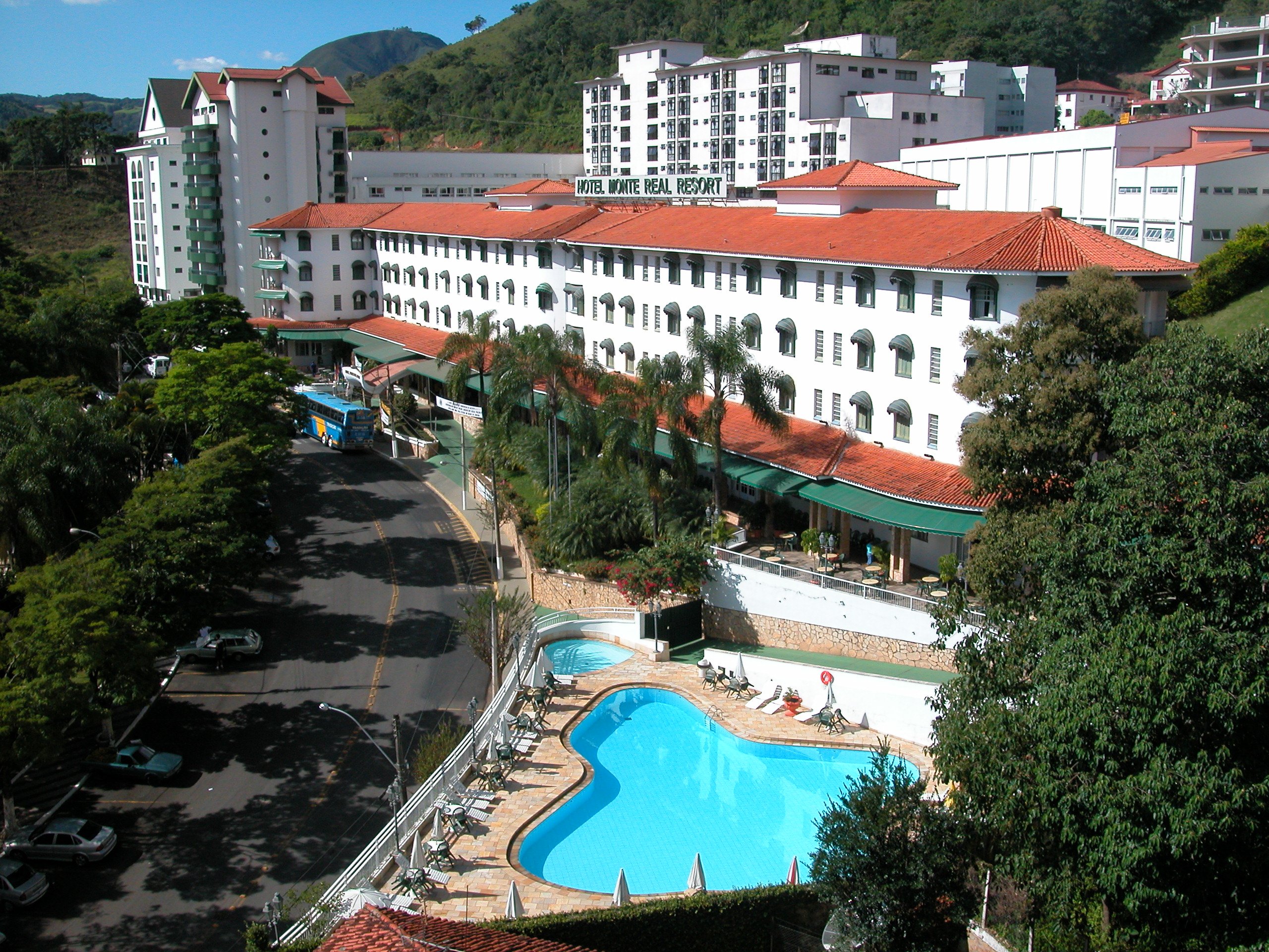 Hospede-se no Hotel Monte Real em Águas de Lindóia e aproveite o lazer completo em feriado antes do Natal