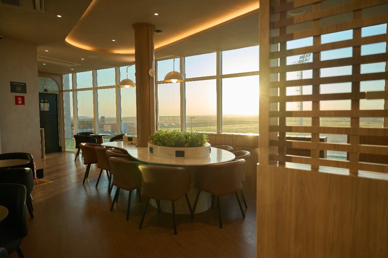 W Café Lounge inaugura como primeiro espaço VIP no aeroporto de Maringá, elevando conforto para viajantes